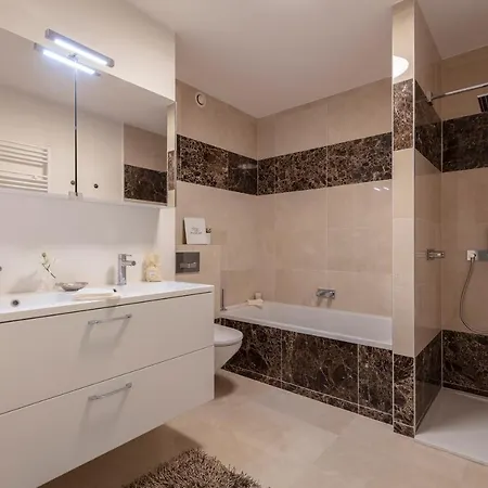 Apartment Strand Met Zwembad *