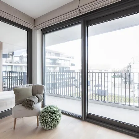 Strand Met Zwembad Apartment