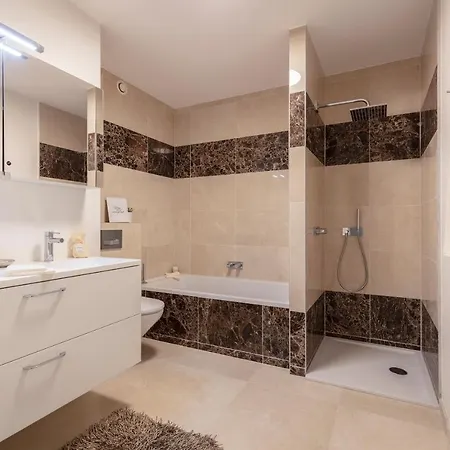 Apartment Strand Met Zwembad