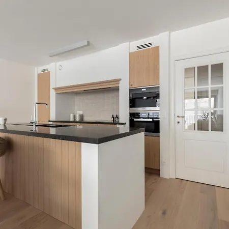 Strand Met Zwembad Appartement